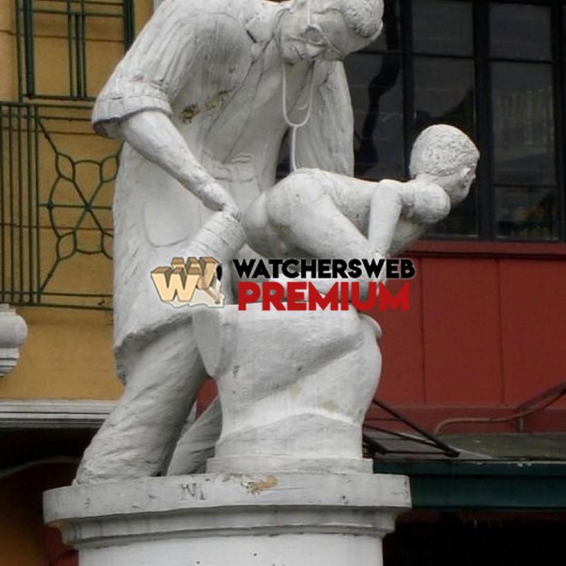 WTF Statue - p - Jermaine